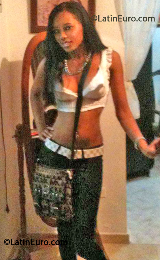 Date this beautiful Dominican Republic girl Yohanny from Puerto Plata DO18464