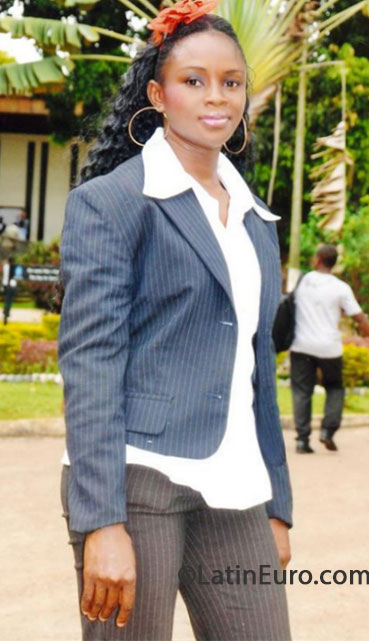 Date this good-looking Cameroon girl Rolan from Yaounde CM150