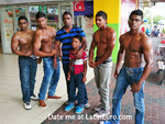 stunning Colombia man  from Senai MY55