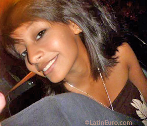 Date this foxy Nicaragua girl Valeria from Masaya NI146