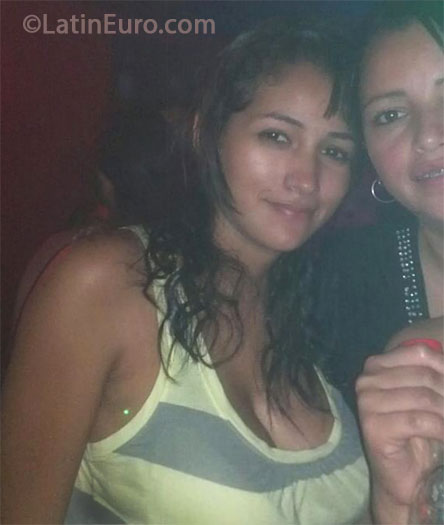 Date this attractive Colombia girl Luisa from Cali CO13716