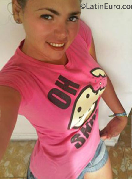 Date this attractive Colombia girl Mariam from Pereira CO13726