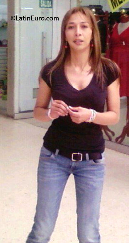 Date this gorgeous Colombia girl Ana maria from Bogota CO15403