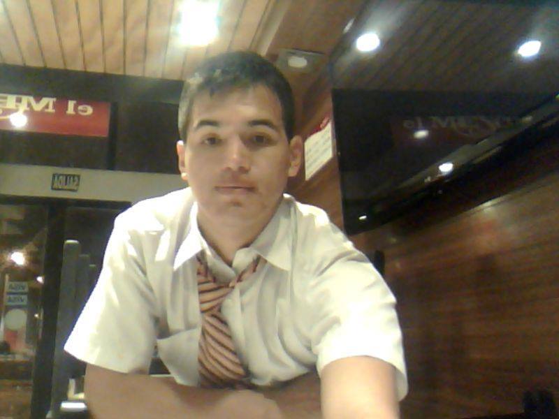 Date this pretty Peru man Edwin from Lima PE830