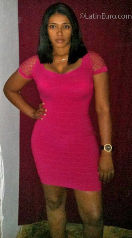 Date this beautiful Dominican Republic girl Yesther30 from Santo Domingo DO17058
