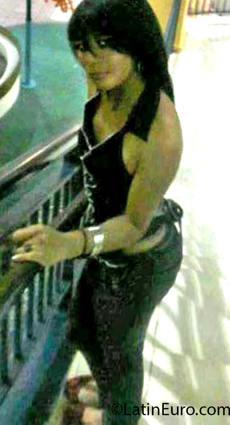 Date this gorgeous Dominican Republic girl Carmelina from Santo Domingo DO17070