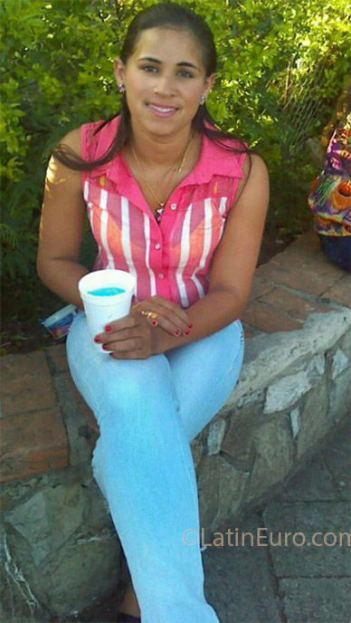 Date this sensual Dominican Republic girl Dolki from La Vega DO17081