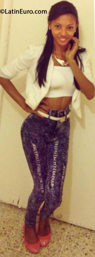 Date this athletic Dominican Republic girl Thu Modelito from santiago DO17285