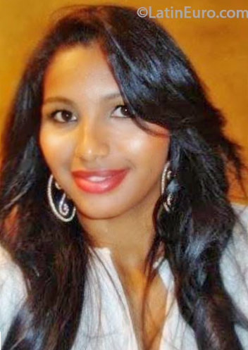 Date this good-looking Brazil girl Dahyane from Goiania BR8116