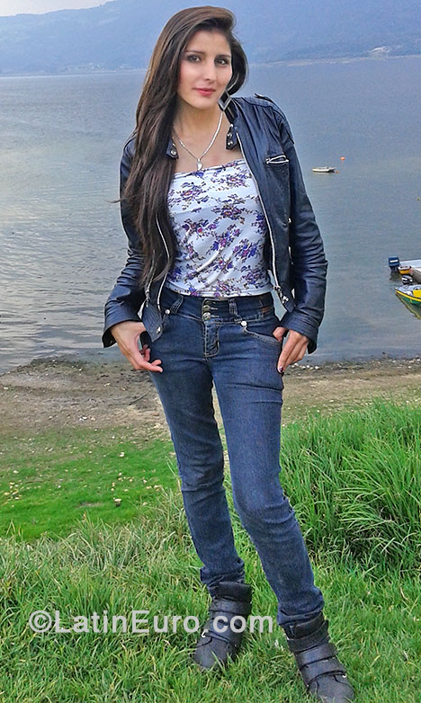 Date this athletic Colombia girl Diana from Bogota CO14162