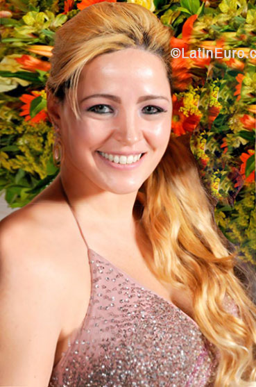 Date this nice looking Brazil girl Camila from Sao Paulo BR8149