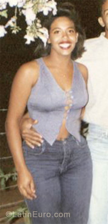 Date this tall Brazil girl Sheila from Valparaiso BR8182