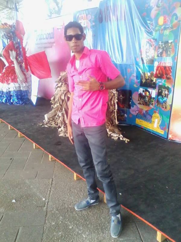 Date this happy Dominican Republic man Armando tapia g from Santo Domingo DO17547