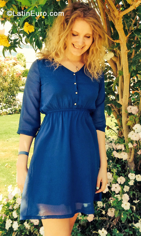 Date this hot Russia girl Nadia from Sochi RU44