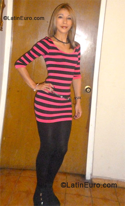 Date this gorgeous Colombia girl Lucia from Bogota CO14371