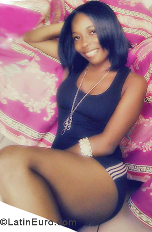 Date this nice looking Honduras girl Marissa from La Ceiba HN900