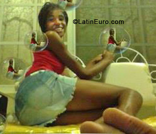 Date this good-looking Jamaica girl Sashanna from Kingston JM1366