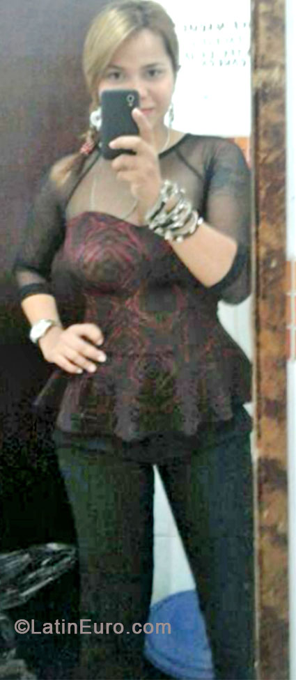 Date this delightful Colombia girl Shirly from Bucaramanga CO14414