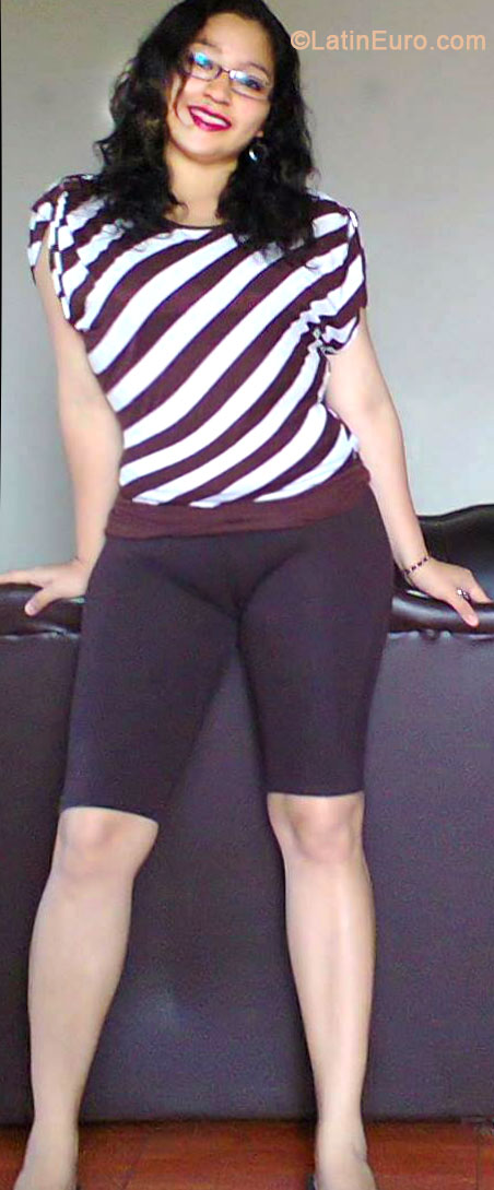 Date this attractive Peru girl Paola from Trujillo PE843