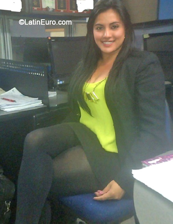 Date this georgeous Colombia girl Linda from Bogota CO14527