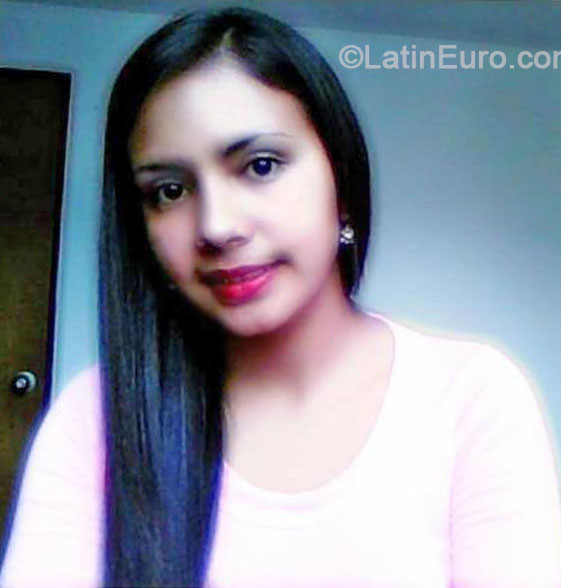 Date this sensual Colombia girl Marlyn from Pamplona CO14544