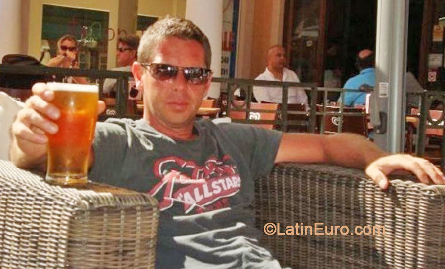 Date this pretty United Kingdom man Paul from St Austell GB732