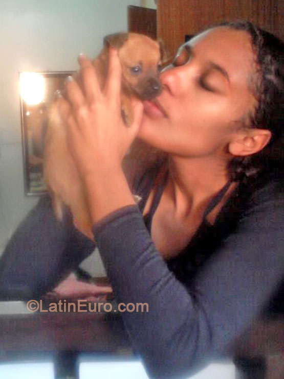 Date this lovely Brazil girl Veronica from Cambe BR8306