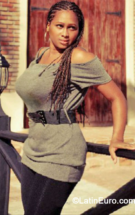 Date this beautiful Dominican Republic girl Claris from Bavaro DO17988