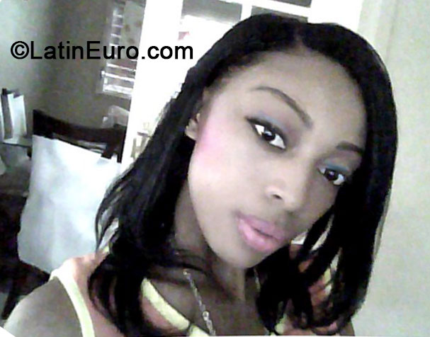 Date this young Jamaica girl Paris from Kingston JM1461