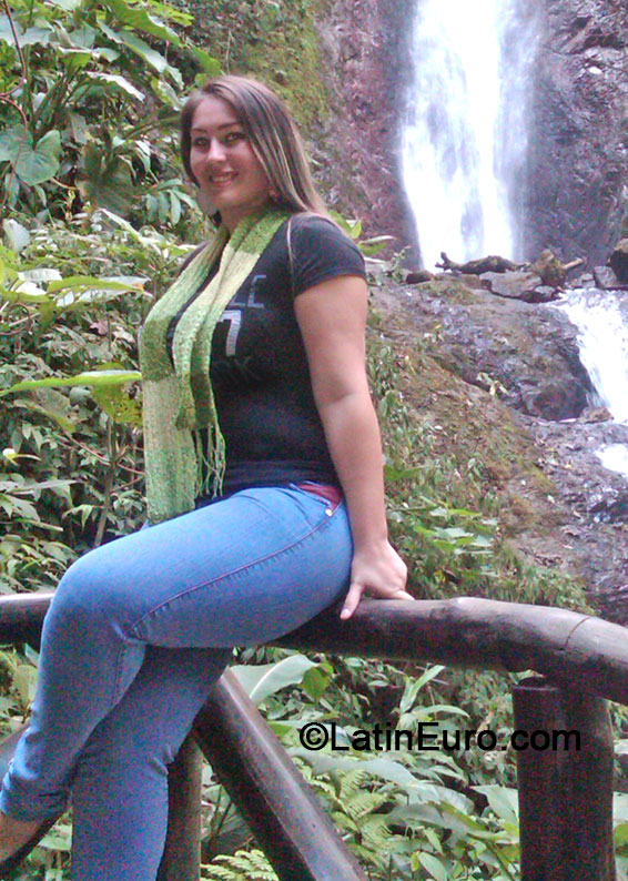 Date this passionate Venezuela girl Brillie from Barinas VE126