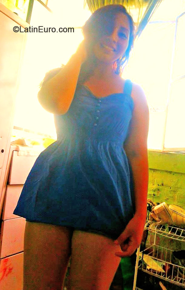 Date this georgeous Peru girl Steff from Lima PE875