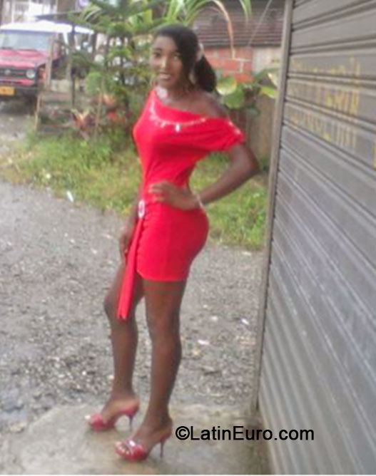 Date this sensual Colombia girl Beli T from Bogota CO14705