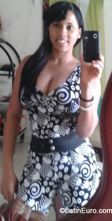 Date this attractive Dominican Republic girl Dayani from Santo Domingo DO18215