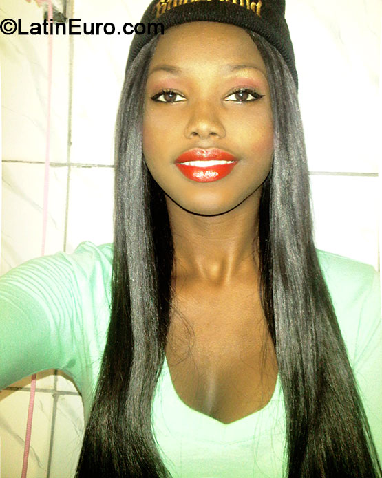 Date this hard body Jamaica girl Kali from St. Ann JM1506