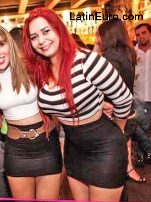 Date this hard body Brazil girl Aline from Tres Lagoas BR8462