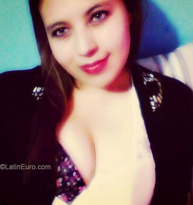 Date this hot Colombia girl Paola from Bogota CO14757