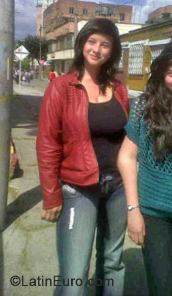 Date this attractive Colombia girl Saida from Bogota CO14760