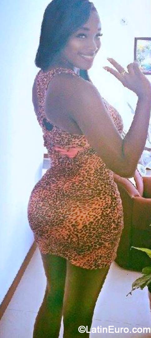 Date this young Colombia girl Janny from Cali CO16676