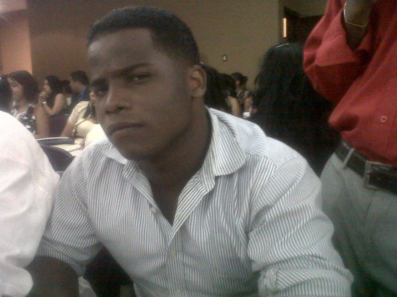 Date this lovely Dominican Republic man Carlos canario from Santo Domingo DO18340