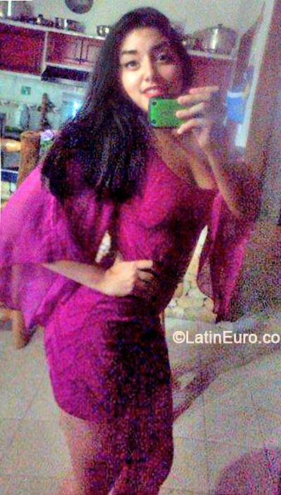 Date this young Venezuela girl Ariane from Barinas VE148