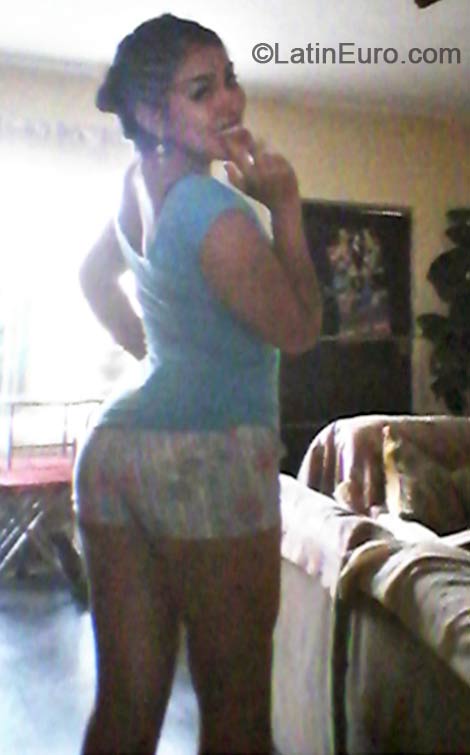 Date this athletic Peru girl Kiara from Lima PE911