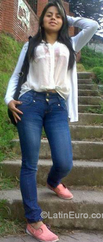 Date this young Colombia girl Nata from Bogota CO14969