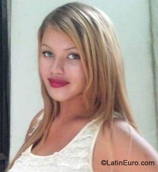 Date this gorgeous Dominican Republic girl Fer from Puerto Plata DO18668