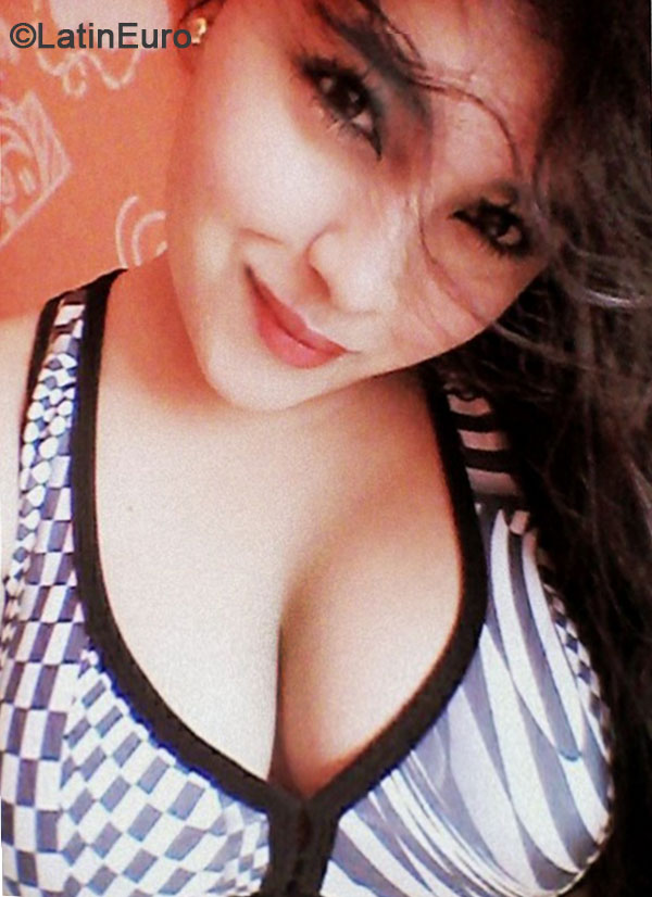 Date this exotic Colombia girl Melissa from Cali CO15015