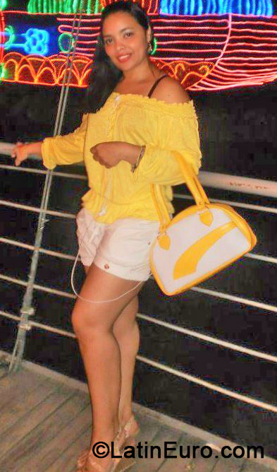 Date this cute Colombia girl Luz from Medellin CO15042