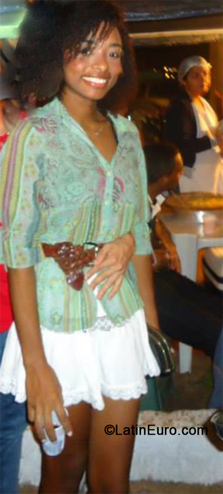 Date this pretty Brazil girl Luz from Rio De Janeiro BR8859