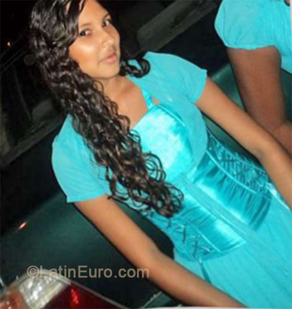 Date this tall Colombia girl Geraldine from Cali CO15063