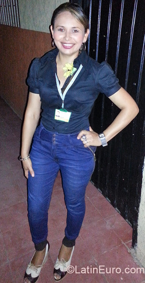 Date this gorgeous Colombia girl Julia from Bogota CO15074