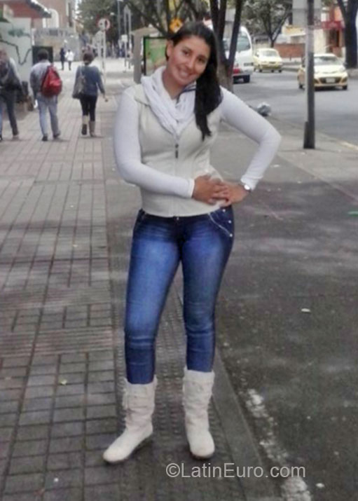 Date this sensual Colombia girl Diana from Bogota CO15087