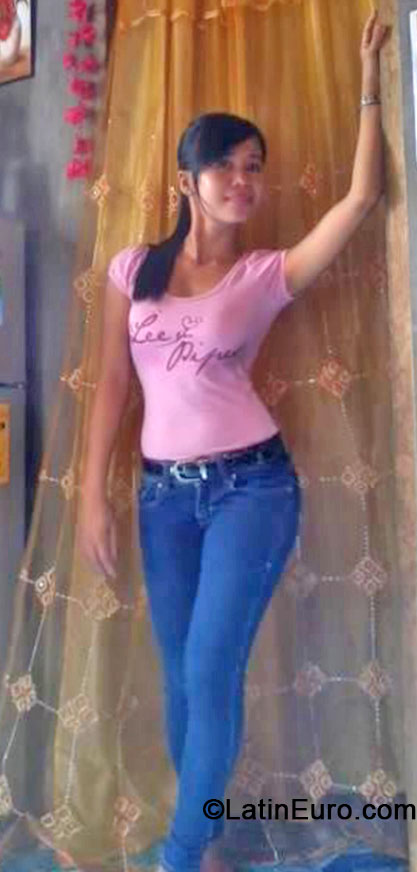 Date this voluptuous Philippines girl Jackielyn from Surigao City PH636